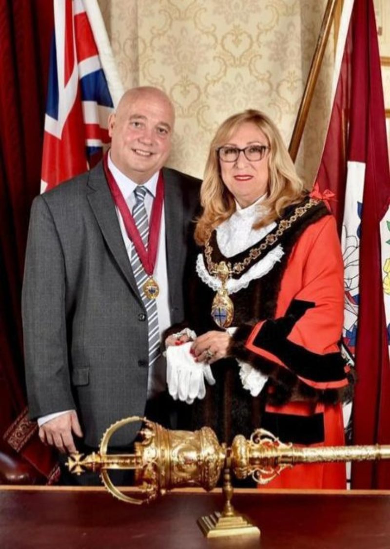 Conor McGinn MP sends best wishes to Cllr Sue Murphy on her swearing in as St Helens